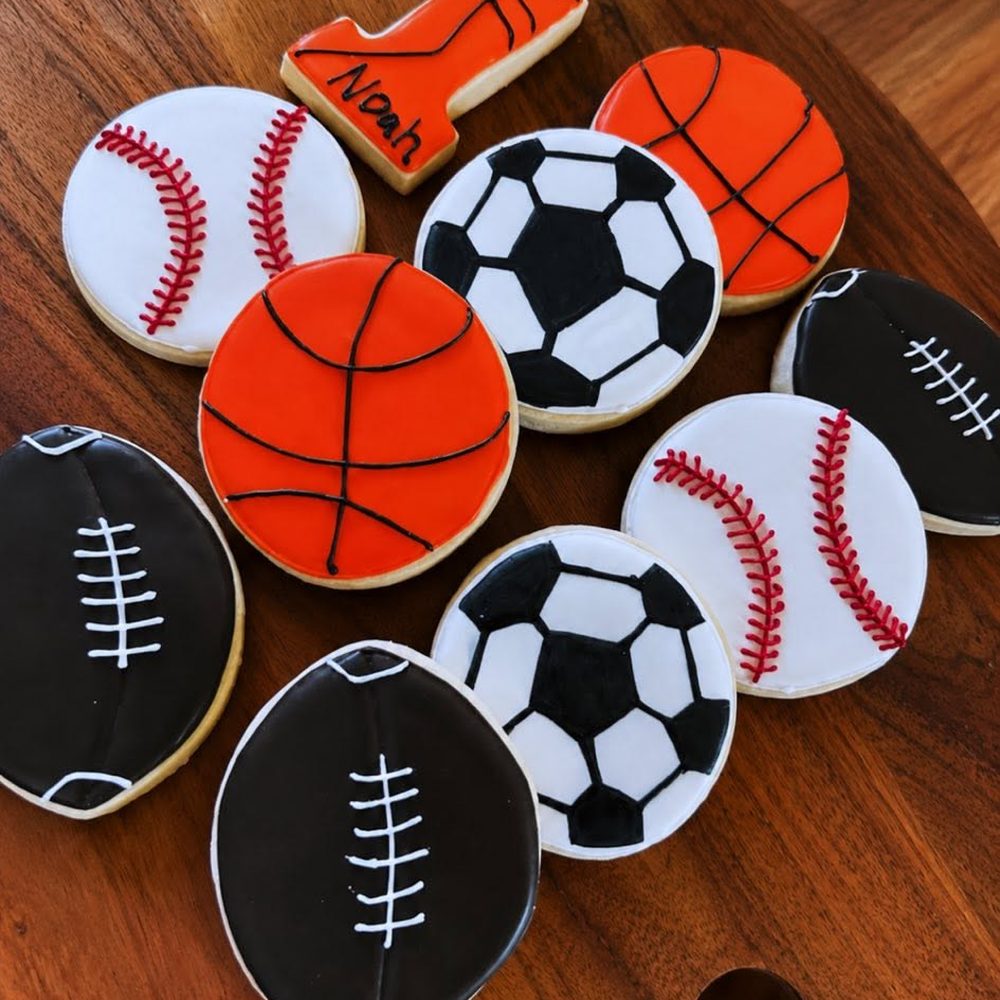 Galletas de pelotas de béisbol, fútbol, básquet y fútbol americano